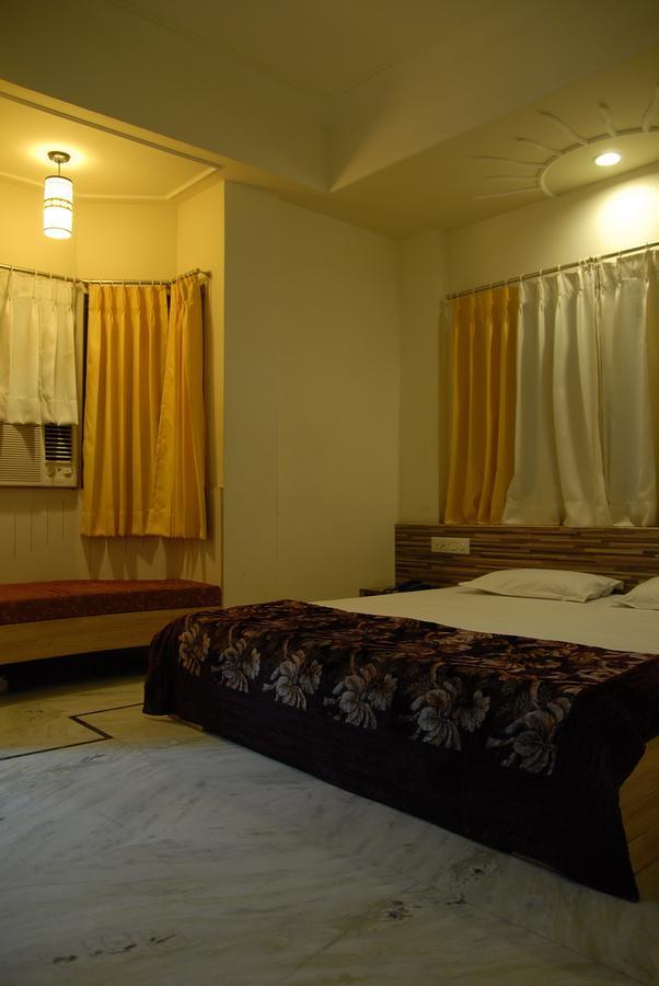Hotel Vrinda Nāthdwāra Kültér fotó