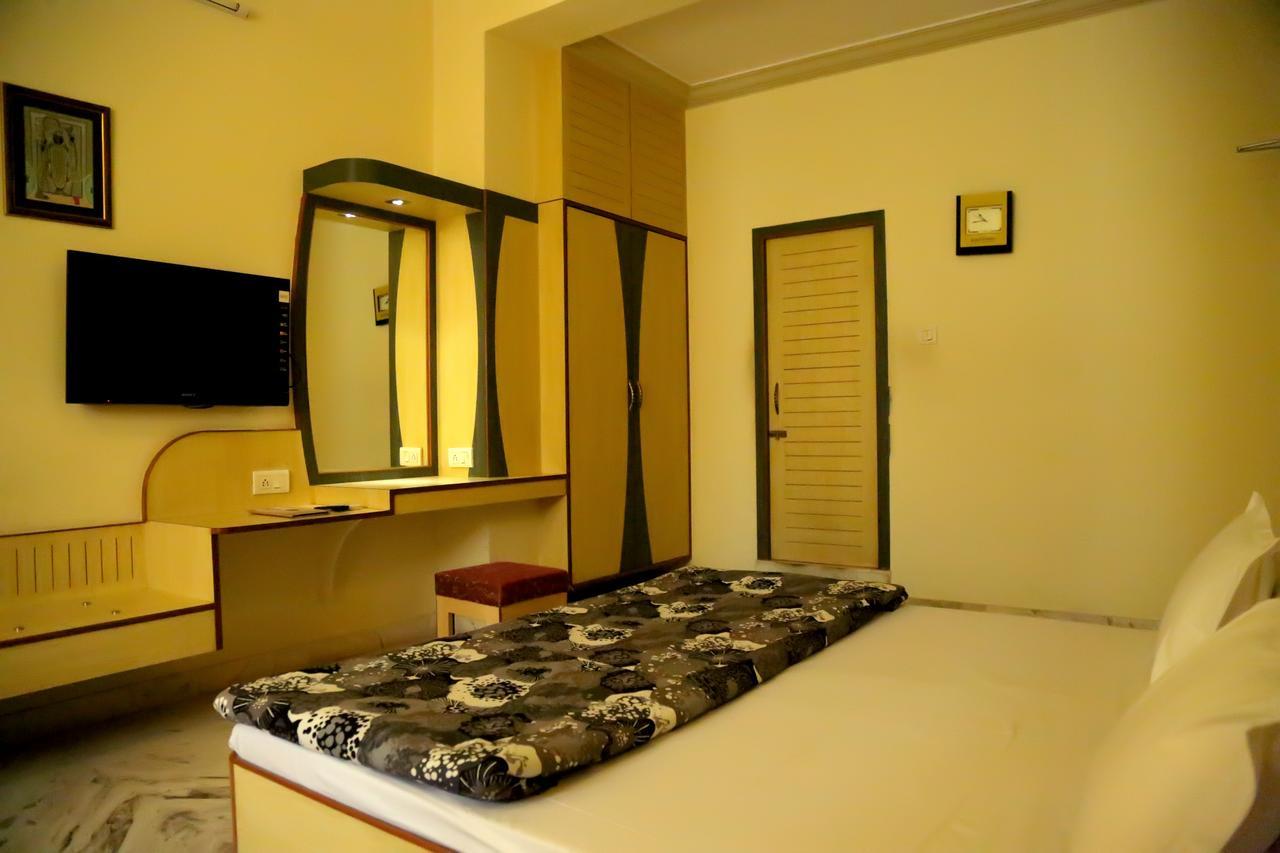 Hotel Vrinda Nāthdwāra Kültér fotó